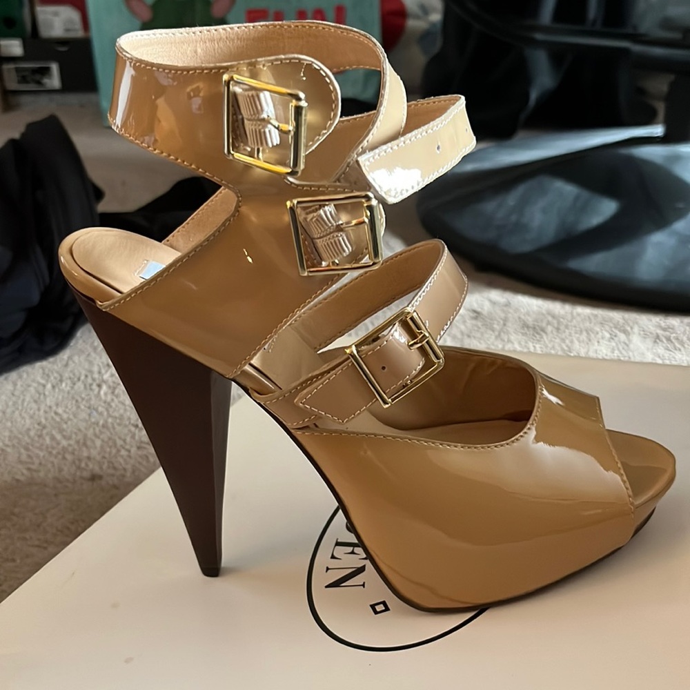 Tan Steven Madden Heels NEVER BEEN WORN
